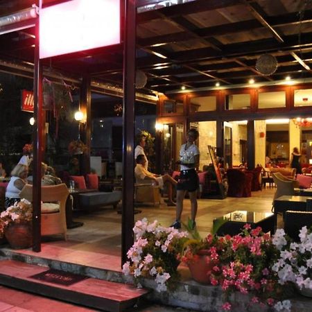 Okeania Seafront Rooms In กาเมนาวูร์ลา ภายนอก รูปภาพ