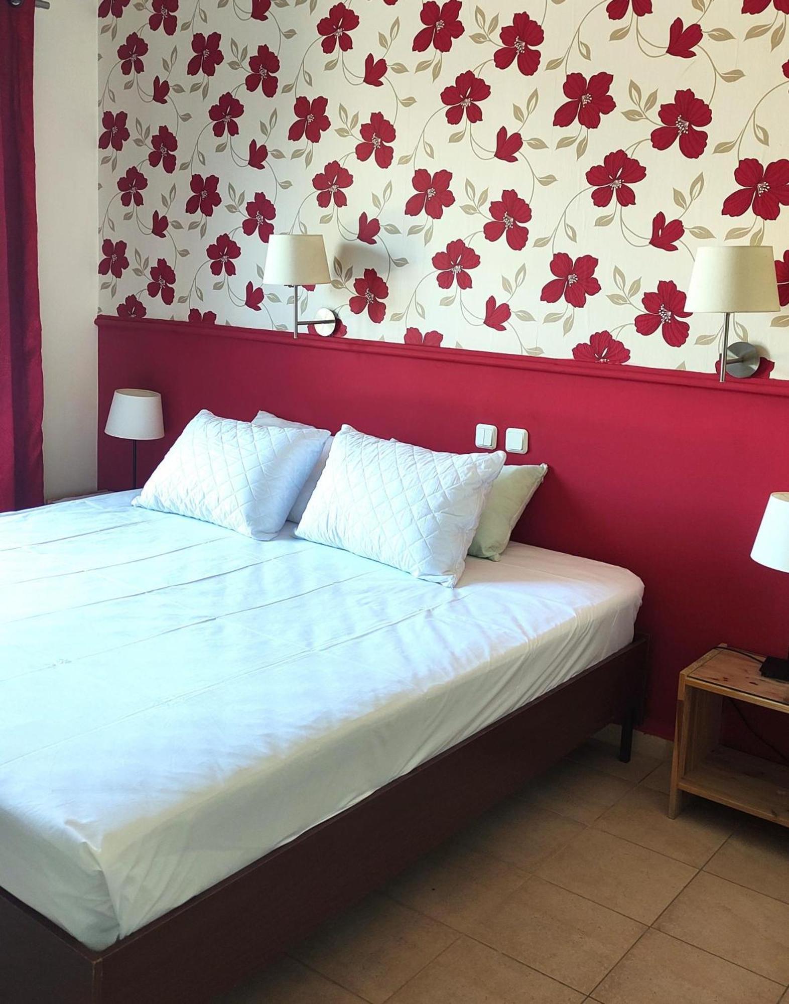 Okeania Seafront Rooms In กาเมนาวูร์ลา ภายนอก รูปภาพ