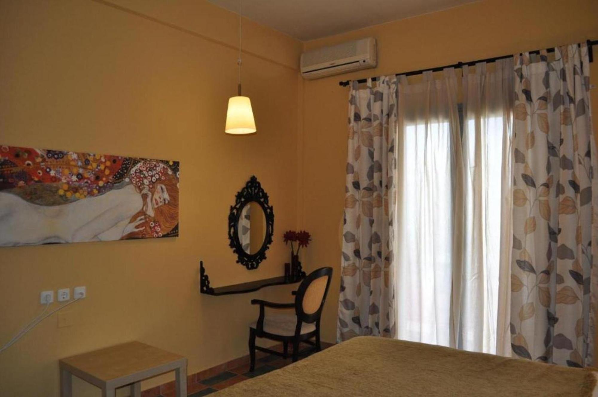 Okeania Seafront Rooms In กาเมนาวูร์ลา ภายนอก รูปภาพ