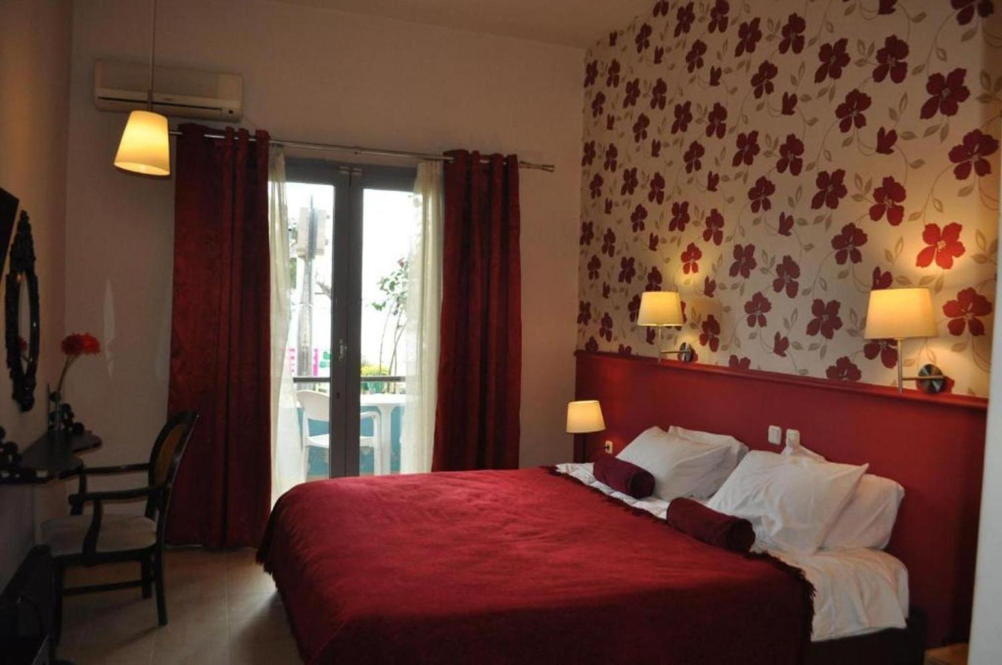 Okeania Seafront Rooms In กาเมนาวูร์ลา ภายนอก รูปภาพ
