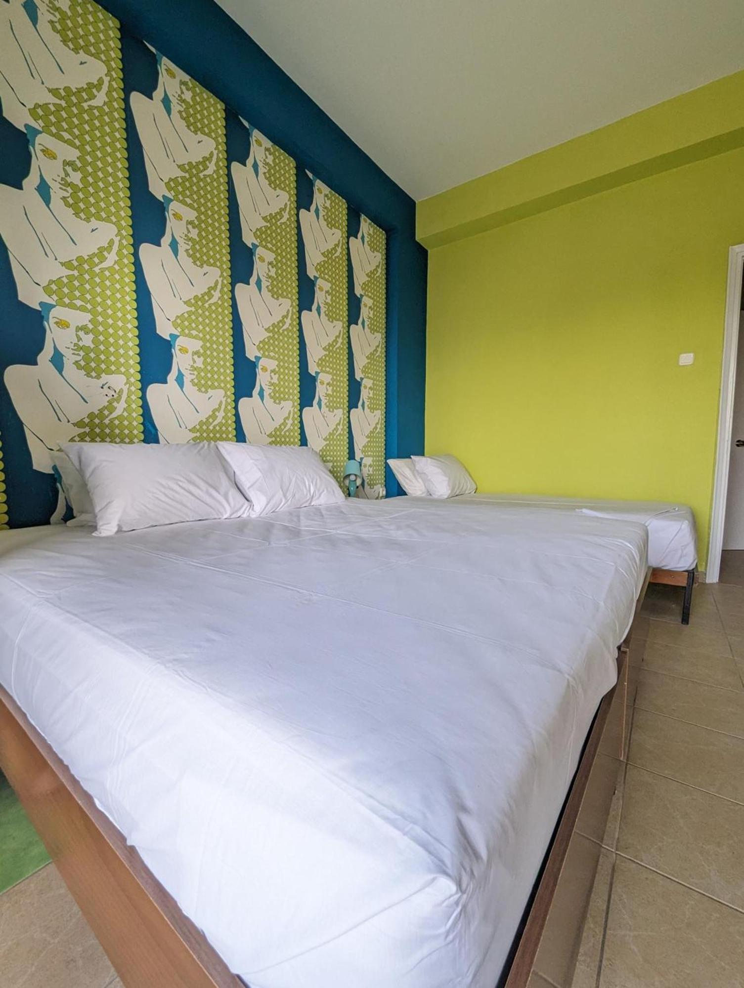 Okeania Seafront Rooms In กาเมนาวูร์ลา ภายนอก รูปภาพ