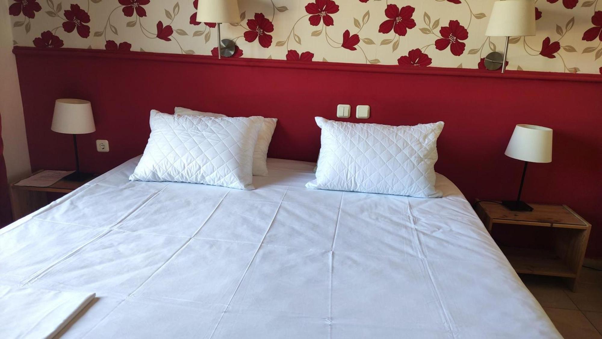 Okeania Seafront Rooms In กาเมนาวูร์ลา ภายนอก รูปภาพ