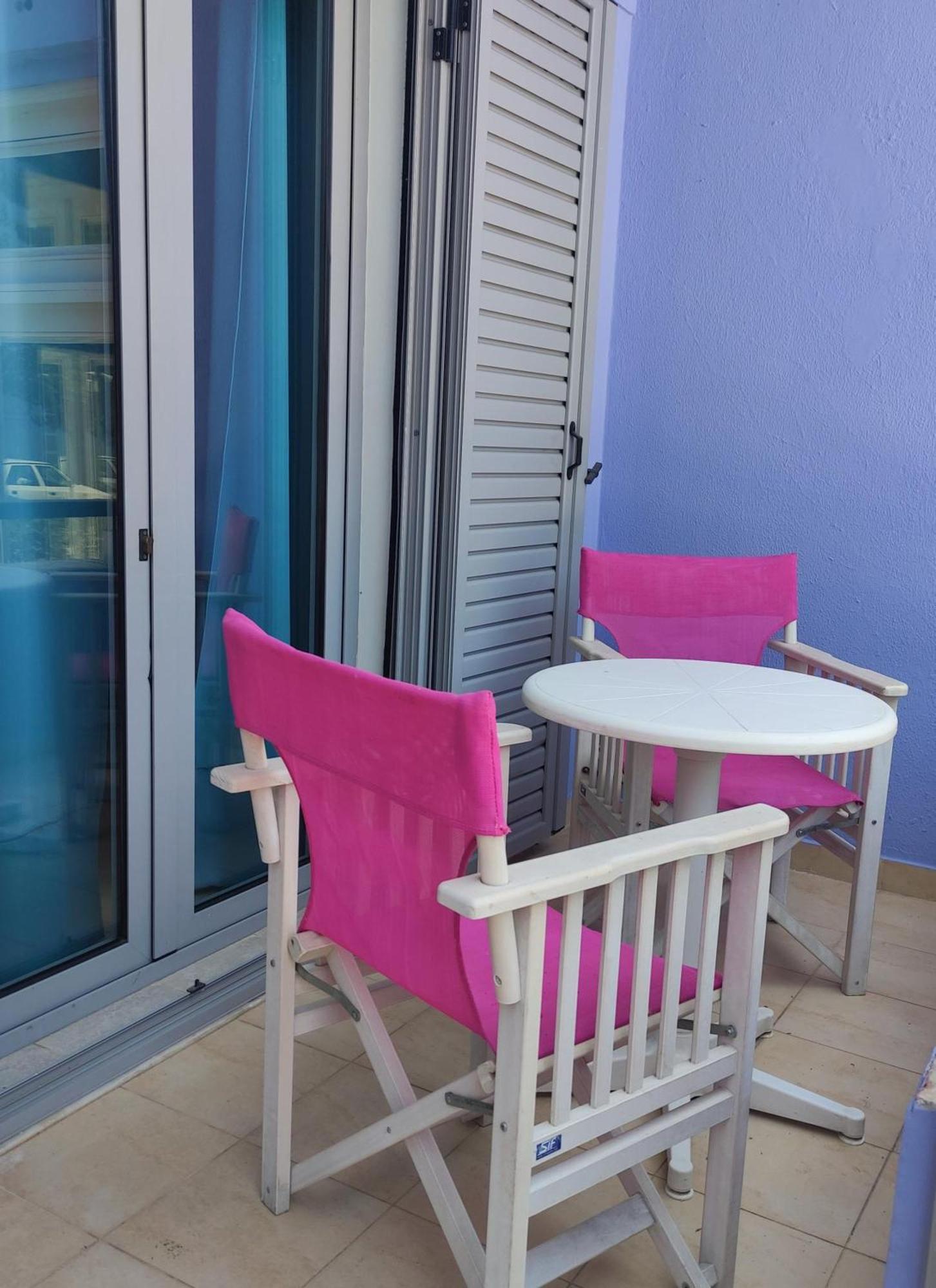 Okeania Seafront Rooms In กาเมนาวูร์ลา ภายนอก รูปภาพ