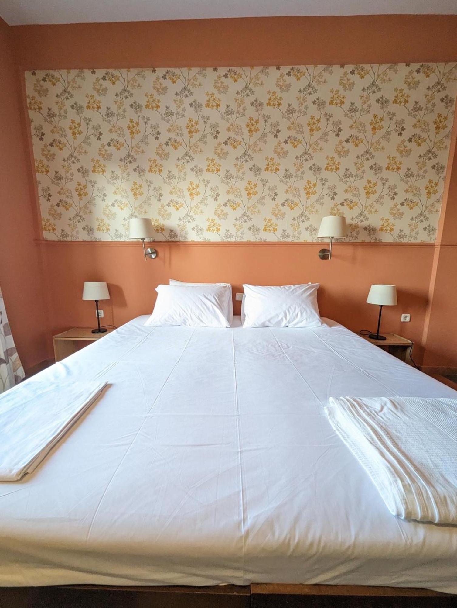 Okeania Seafront Rooms In กาเมนาวูร์ลา ภายนอก รูปภาพ